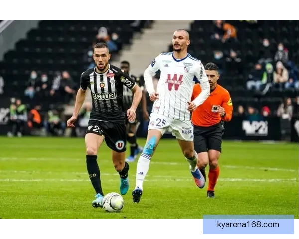 雷恩球员评分分析:勒保罗梅林阿尔塔马里在布雷斯特战役中的关键表现 雷恩球员评分分析:勒保罗梅林阿尔塔马里在布雷斯特战役中的关键表现