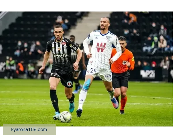 雷恩球员评分分析：勒保罗梅林阿尔塔马里在布雷斯特战役中的关键表现